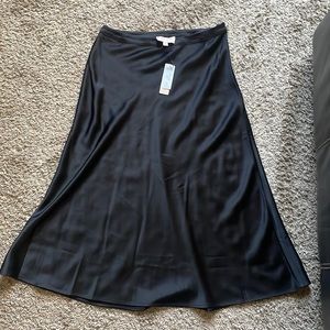 Flattering, comfortable and effortless. Easy to dress up or down!